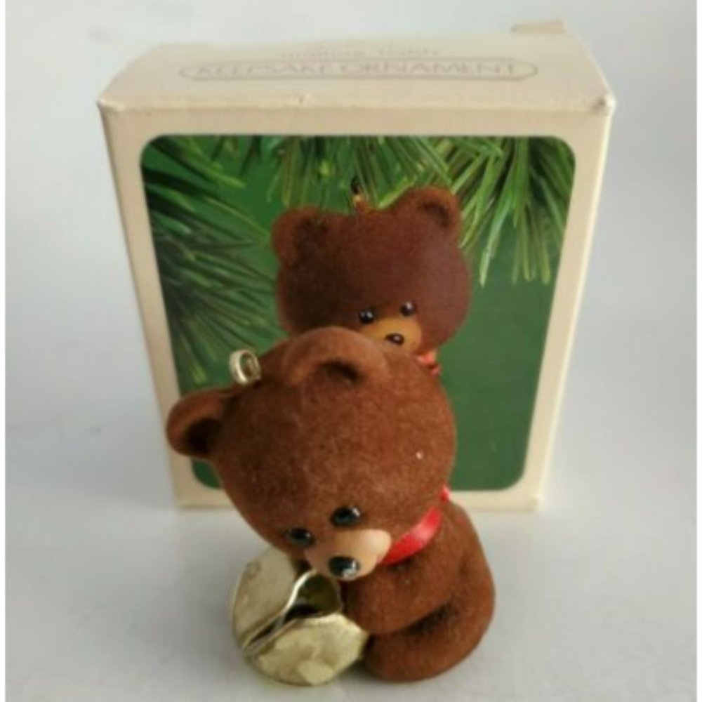 1982 Hallmark Keepsake Ornament Jingling Teddy